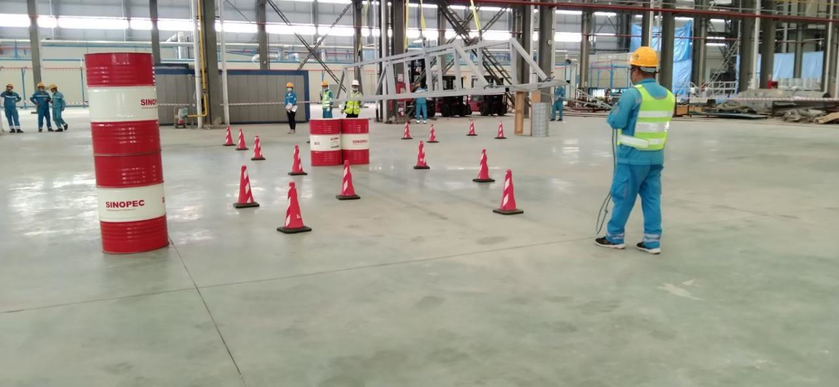 LINE_ALBUM_หลักสูตรปั้นจั่นเหนือนศีรษะ (Overhead Crane)_250828_7.jpg - หลักสูตรปั้นจั่นเหนือนศีรษะ (Overhead Crane)